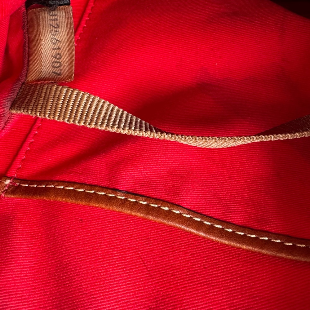 GUC Dooney & Bourke Shoulder (Hobo Style) Bag in Hunter Green Pebbled Leather. - Picture 11 of 11